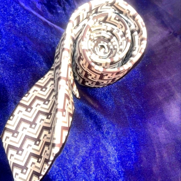 Authentic HERMES Tie - Picture 1 of 9